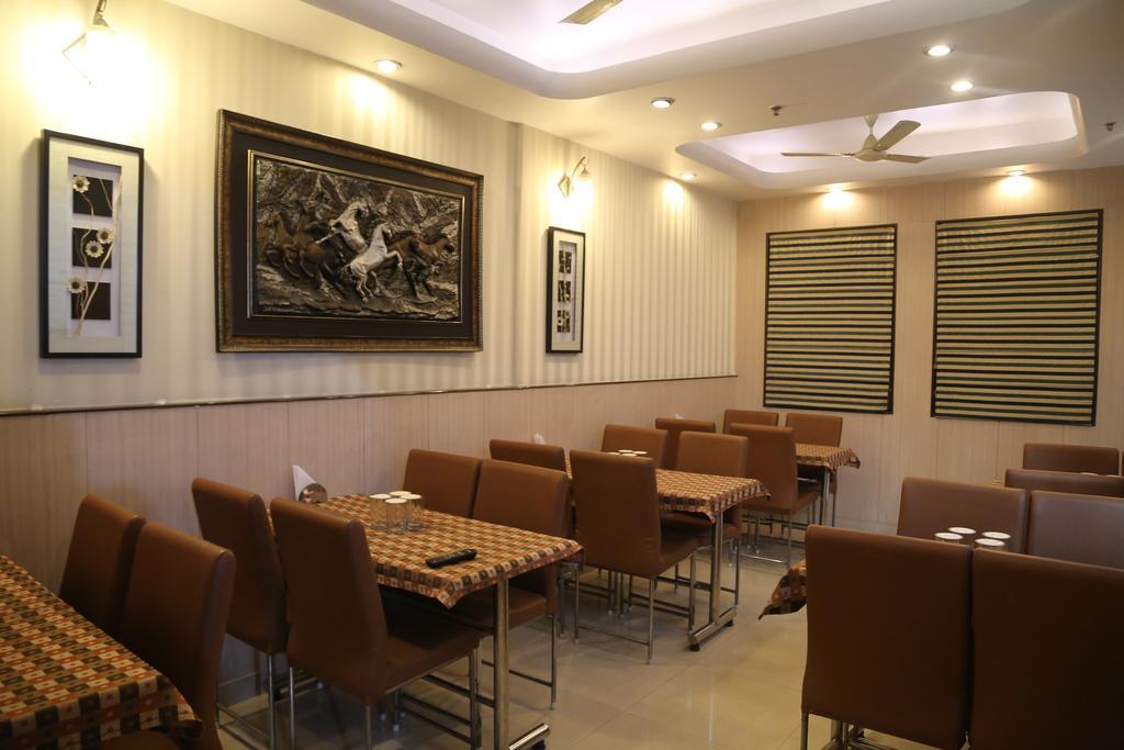 Hotel Aster Inn New Delhi Zewnętrze zdjęcie